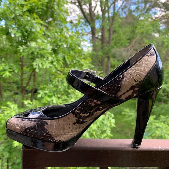 Town Shoes Leather heels with snake print - Picture 1 of 11